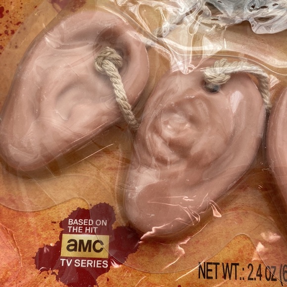 AMC The Walking Dead soap on a rope Daryl’s walker ear necklace - Picture 2 of 5